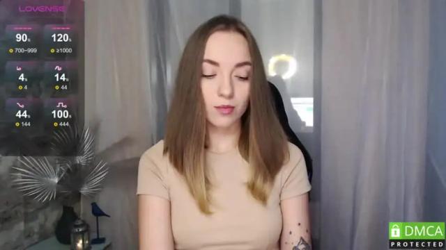 Image 8 of _c_a_r_o_l_e_e_n_a_ Stream on Chaturbate on 19 months ago