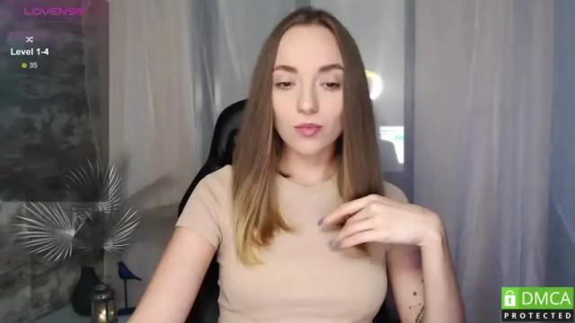 Thumbnail 3, _c_a_r_o_l_e_e_n_a_'s Stream at Chaturbate, 19 months ago
