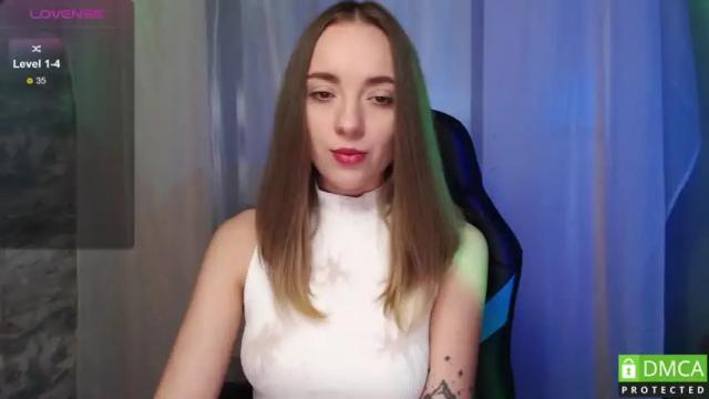 Image 3 of _c_a_r_o_l_e_e_n_a_ Stream on Chaturbate on 19 months ago