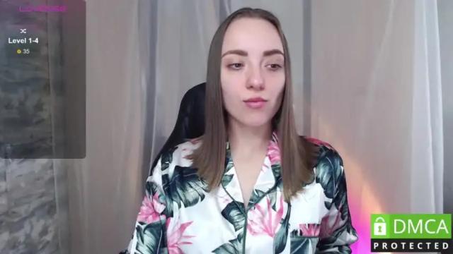 Image 3 of _c_a_r_o_l_e_e_n_a_ Stream on Chaturbate on 15 months ago