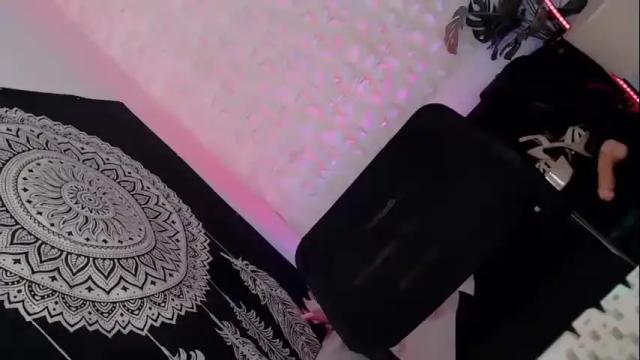 Image 4 of _caroline69 Stream on Chaturbate on 19 days ago