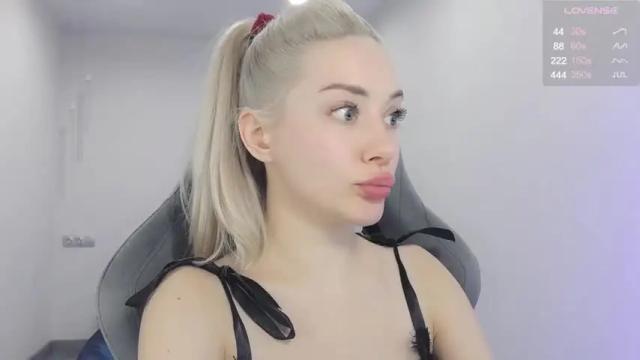 Image 3 of _chatur_babe Stream on Chaturbate on 13 months ago
