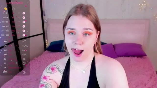 Image 4 of _chloe__white Stream on Chaturbate on 15 months ago
