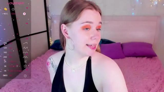 Image 7 of _chloe__white Stream on Chaturbate on 15 months ago