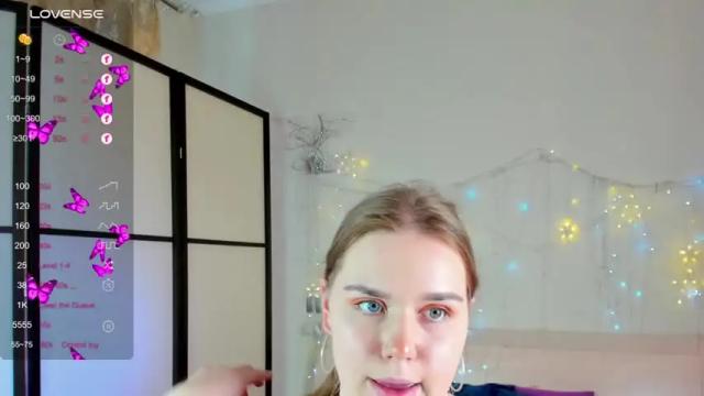Image 7 of _chloe__white Stream on Chaturbate on 14 months ago