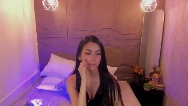Image 12 of _coraliinee_ Stream on Chaturbate on 16 days ago