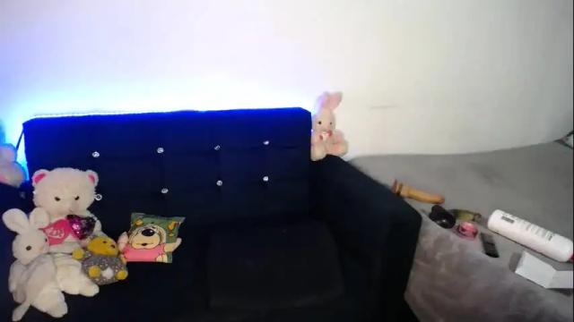 Image 2 of _cristalxxxx Stream on Chaturbate on 3 months ago