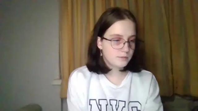 Image 10 of _cutegirl_18 Stream on Chaturbate on 18 months ago