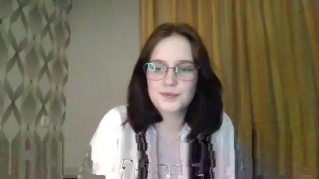 Image 7 of _cutegirl_18 Stream on Chaturbate on 18 months ago