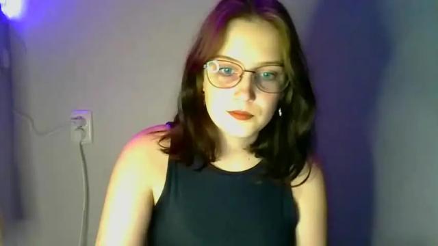 Image 2 of _cutegirl_18 Stream on Chaturbate on 17 months ago