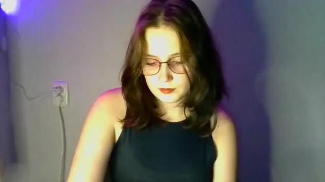 Image 4 of _cutegirl_18 Stream on Chaturbate on 17 months ago