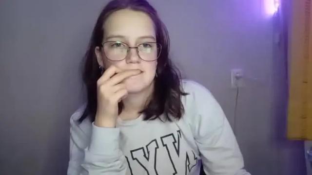 Image 12 of _cutegirl_18 Stream on Chaturbate on 15 months ago