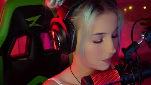 Image 3 of _cyberpink_ Stream on Chaturbate on 19 months ago