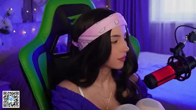 Image 11 of _cyberpink_ Stream on Chaturbate on 18 months ago