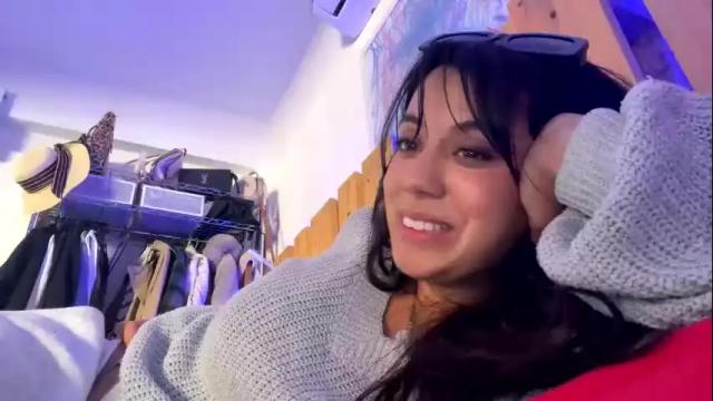 Image 2 of _elena_barra Stream on Chaturbate on 1 month ago
