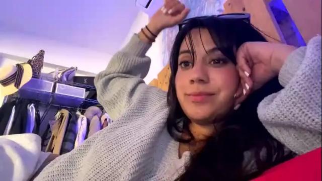 Image 3 of _elena_barra Stream on Chaturbate on 1 month ago