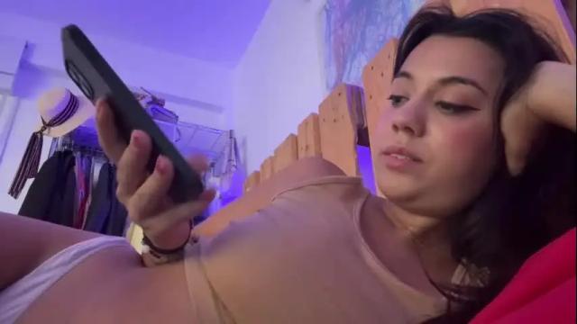 Image 2 of _elena_barra Stream on Chaturbate on 3 months ago