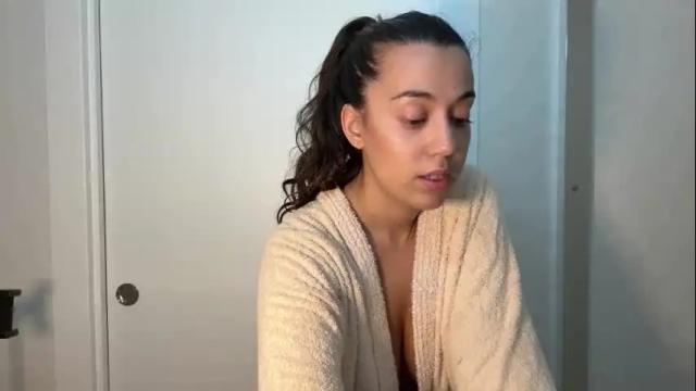 Image 2 of _elena_barra Stream on Chaturbate on 3 months ago