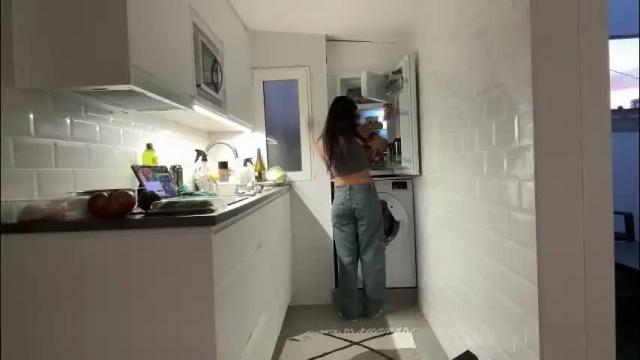 Image 3 of _elena_barra Stream on Chaturbate on 3 months ago