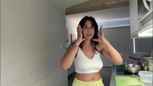 Thumbnail 2, _elena_barra's Stream at Chaturbate, 2 months ago