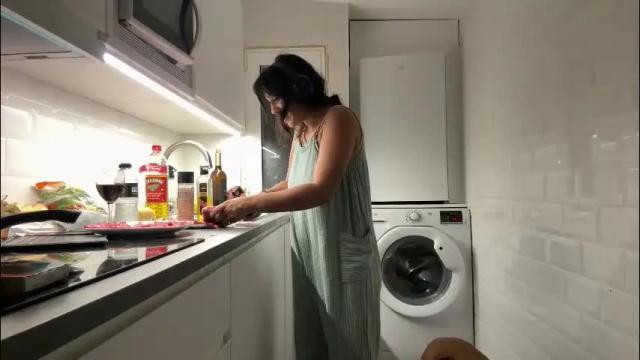 Image 3 of _elena_barra Stream on Chaturbate on 2 months ago