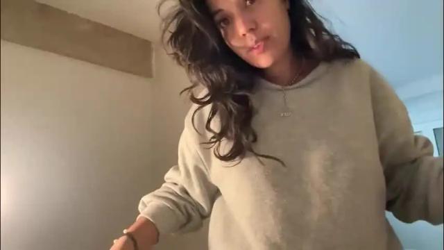 Image 3 of _elena_barra Stream on Chaturbate on 1 month ago
