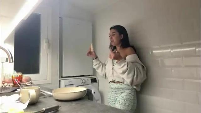 Image 4 of _elena_barra Stream on Chaturbate on 16 days ago