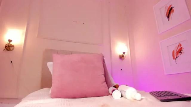 Image 10 of _elizabeth_18 Stream on Chaturbate on 15 months ago