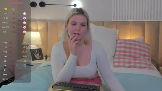 Thumbnail 3, _emiliaa_'s Stream at Chaturbate, 13 months ago