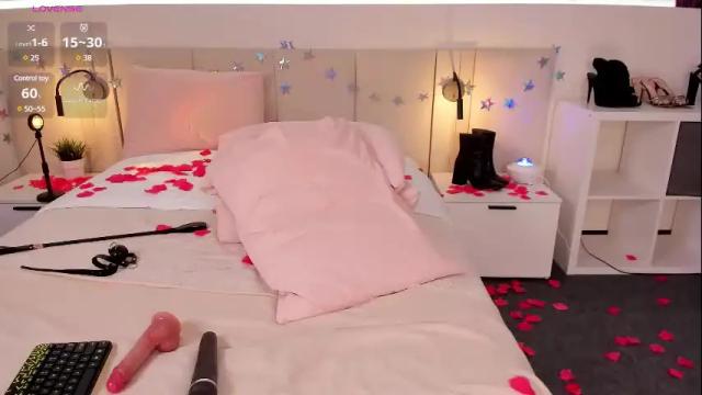 Image 10 of _emiliaa_ Stream on Chaturbate on 24 days ago