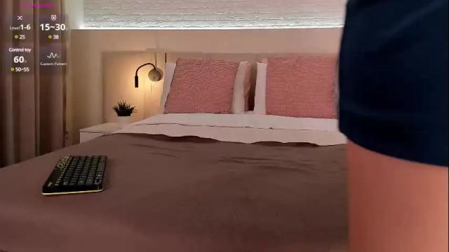 Thumbnail 1, _emiliaa_'s Stream at Chaturbate, 1 month ago