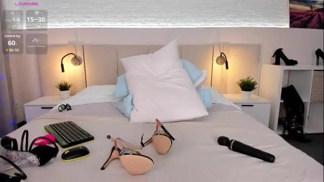 Image 10 of _emiliaa_ Stream on Chaturbate on 11 days ago