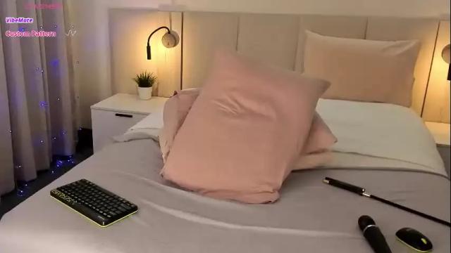 Image 7 of _emiliaa_ Stream on Chaturbate on 1 day ago