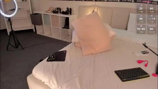 Thumbnail 1, _emiliaa_'s Stream at Chaturbate, 1 month ago