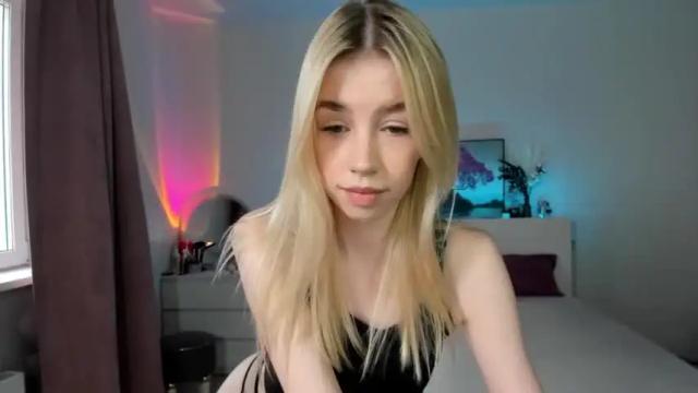 Image 12 of _emiliaaa Stream on Chaturbate on 17 months ago