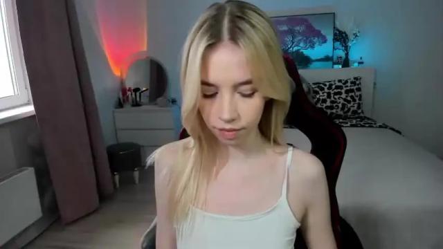 Image 8 of _emiliaaa Stream on Chaturbate on 17 months ago