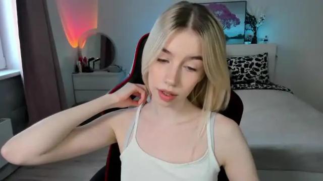 Image 10 of _emiliaaa Stream on Chaturbate on 17 months ago