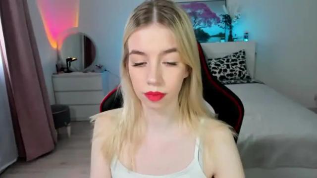 Image 3 of _emiliaaa Stream on Chaturbate on 16 months ago