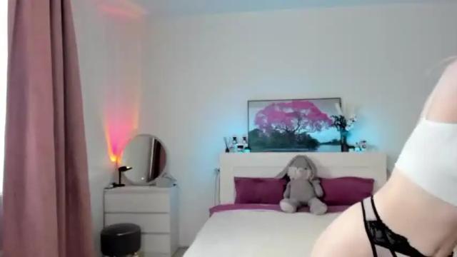 Image 7 of _emiliaaa Stream on Chaturbate on 15 months ago