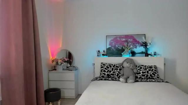 Image 8 of _emiliaaa Stream on Chaturbate on 14 months ago