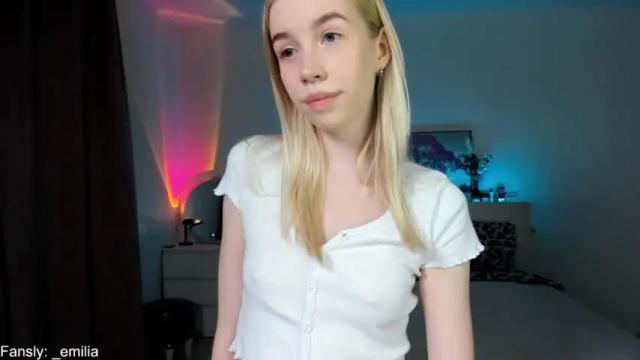 Image 12 of _emiliaaa Stream on Chaturbate on 14 months ago