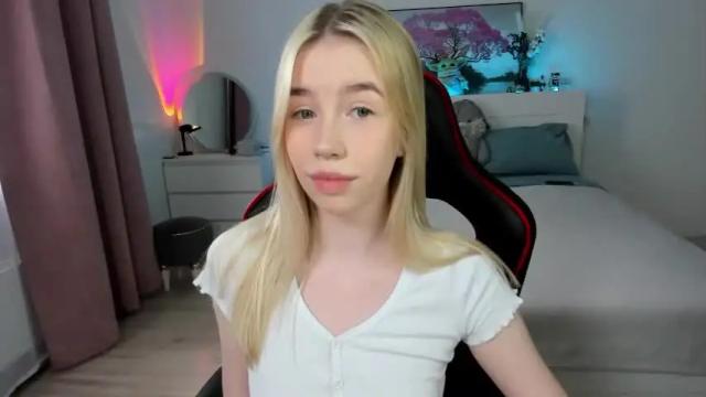Image 3 of _emiliaaa Stream on Chaturbate on 13 months ago