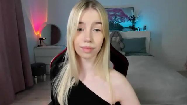 Image 6 of _emiliaaa Stream on Chaturbate on 13 months ago