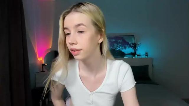 Image 7 of _emiliaaa Stream on Chaturbate on 12 months ago
