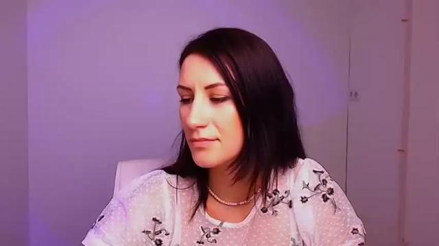Image 2 of _emma_lay Stream on Chaturbate on 15 months ago
