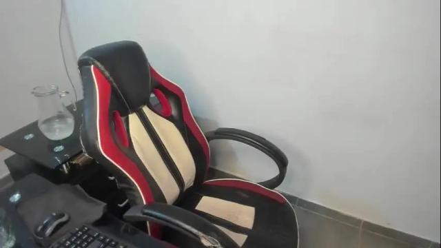 Image 3 of _emma_loyd_ Stream on Chaturbate on 2 months ago