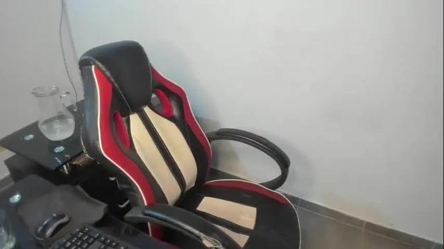 Image 4 of _emma_loyd_ Stream on Chaturbate on 2 months ago