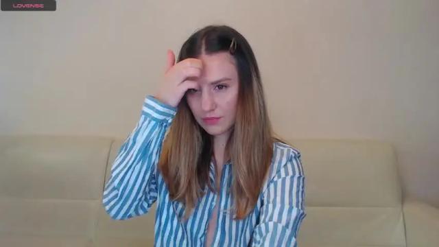 Image 4 of _esmeraldiyaa_ Stream on Chaturbate on 21 months ago
