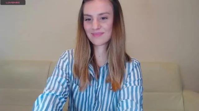 Image 6 of _esmeraldiyaa_ Stream on Chaturbate on 21 months ago