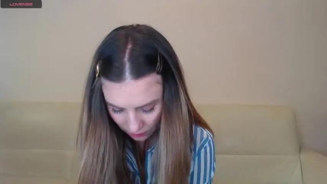 Image 8 of _esmeraldiyaa_ Stream on Chaturbate on 21 months ago
